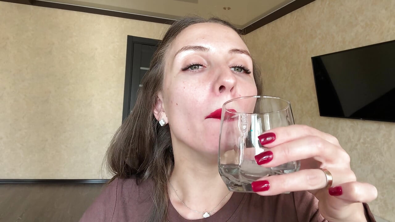 Uvula Spit 特写 第一人称视角