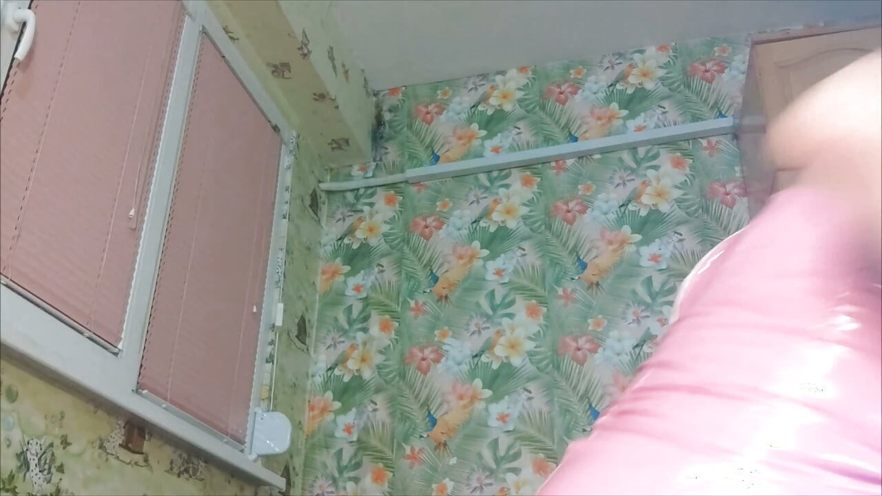 Show cổ tử cung và bơm trong tất đen
