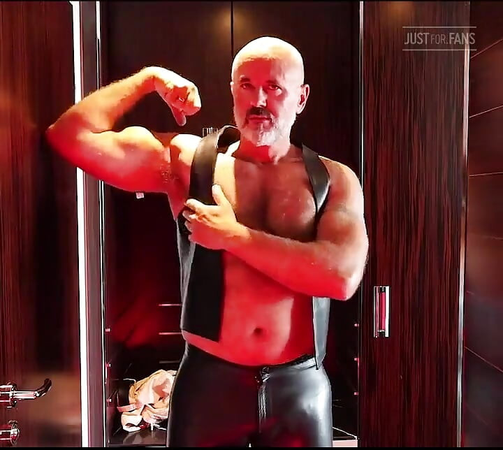 Just Flexing and. a Bit of a Solo
