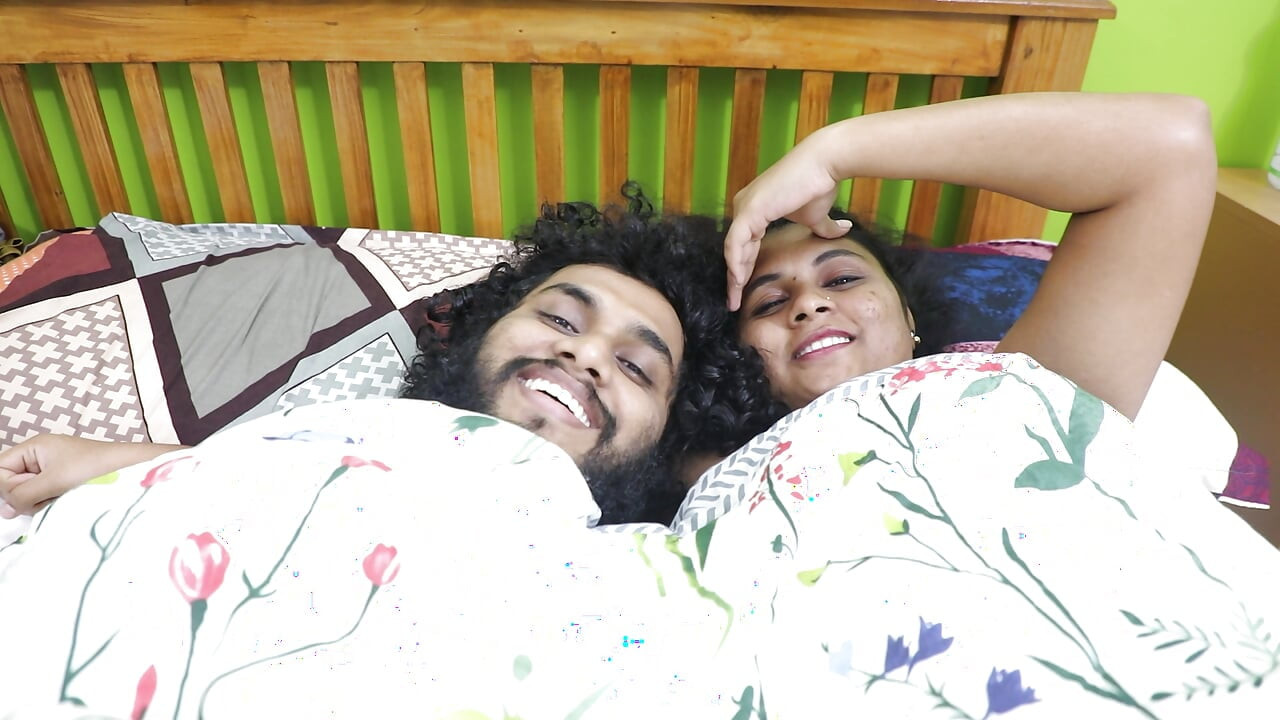 ผัวที่เมียมีชู้เย็ดกับเมียขณะเพื่อนเขาถ่ายวิดีโอ