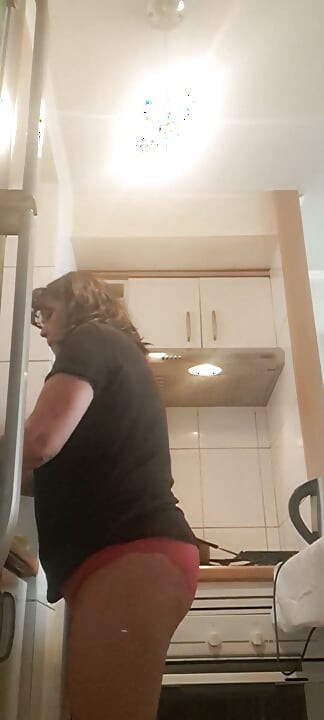 MILF, Cleaning the Kitchen