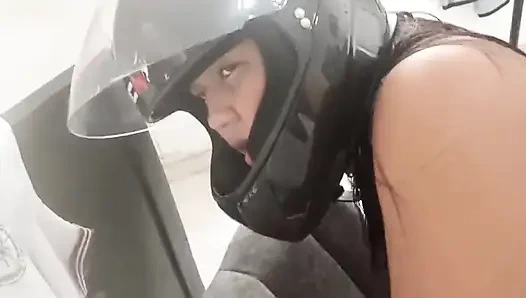 Sie wünschte sich nur, mein mann würde nicht herausfinden, dass ich seinen besten freund gefickt habe