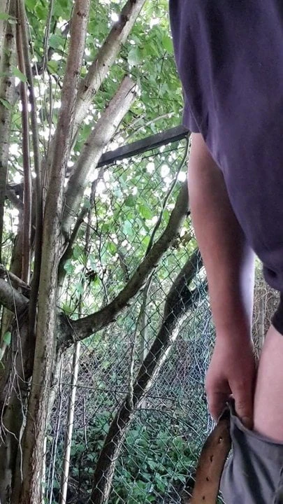 Minipenis get hard while peeing