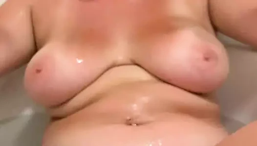 My hot 56m photographer was all over me in the tub seducing me