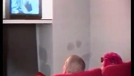 Renkli saçlı seksi genç kız sikiliyor ve oynuyor