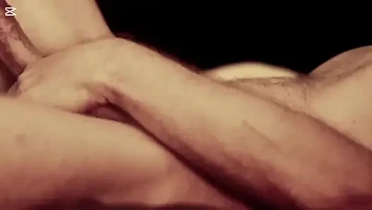 Mastürbasyon çekimlerinin şık derlemesi - kendi kendine büyük beyaz yarak ve boşalma