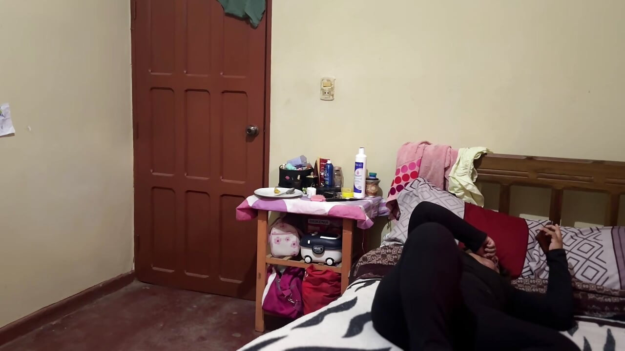 THE BOLIVIAN BIG ASS LADY CHARGES ME RENT WITH SEX