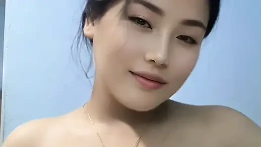 Istri tetangga lagi pamer toket besarnya