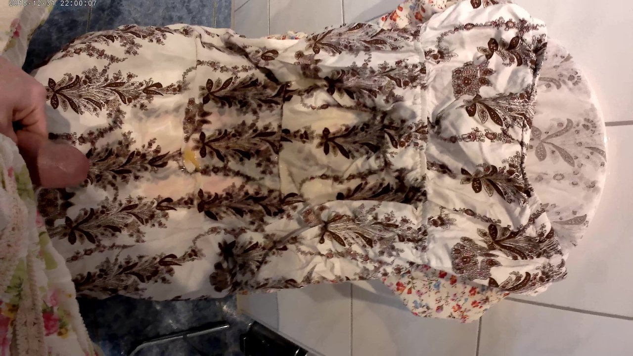 Dress-Pissing