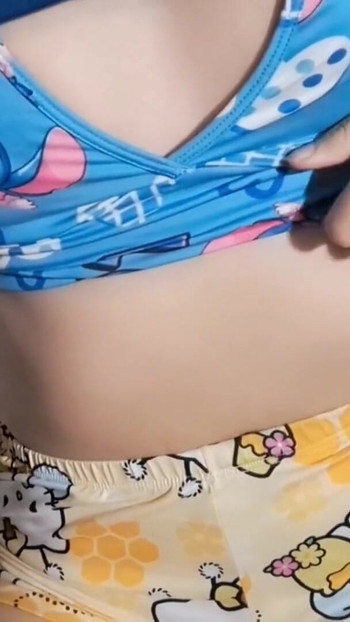 גיסתי עושה פורנו כל כך טעים | קליפ 1