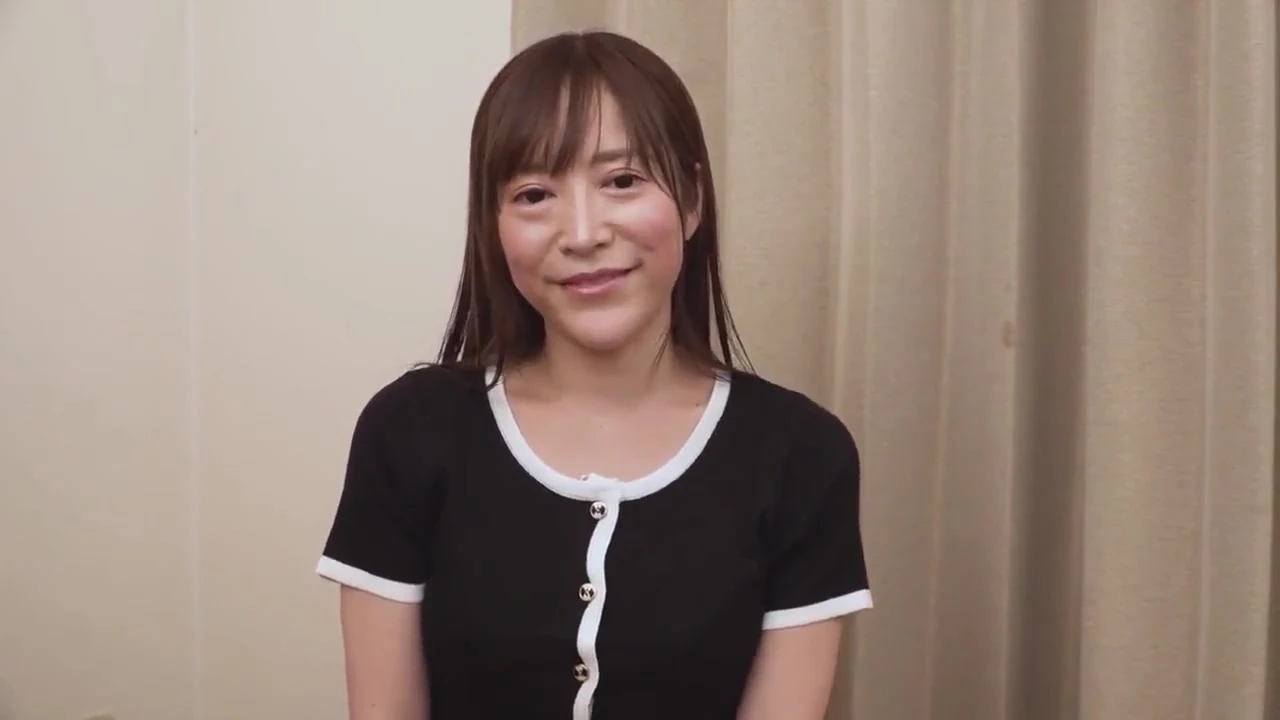 Ren Misaki Şok Edici Geri Dönüş Eski Gravure Idol Güzel Bacakları Ve Yetişkin Cazibesi Ile Olgun Güzellik Olarak Geri Dönüyor