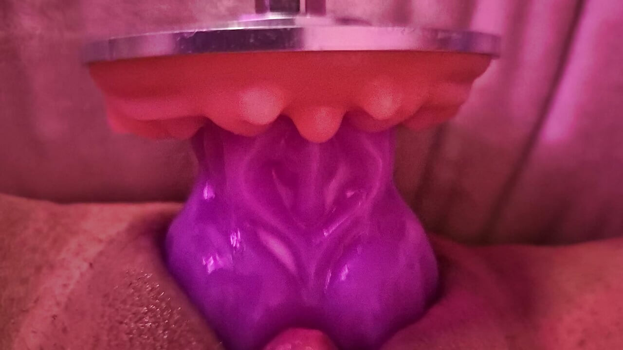 Pregnant whore machine fucked