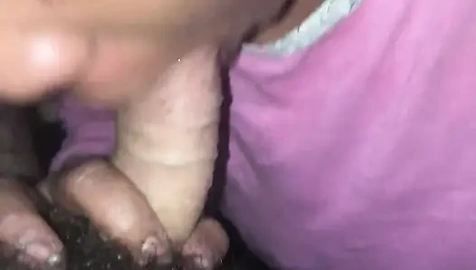 Endonezyalı Orospu Penis Emiyor ve Ağzına Kocaman Boşalma Alıyor