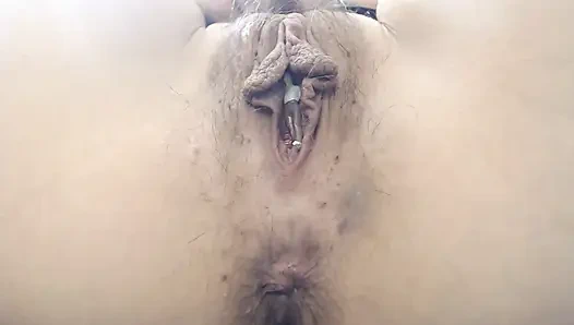 Shrunk trapped in big juicy pussy