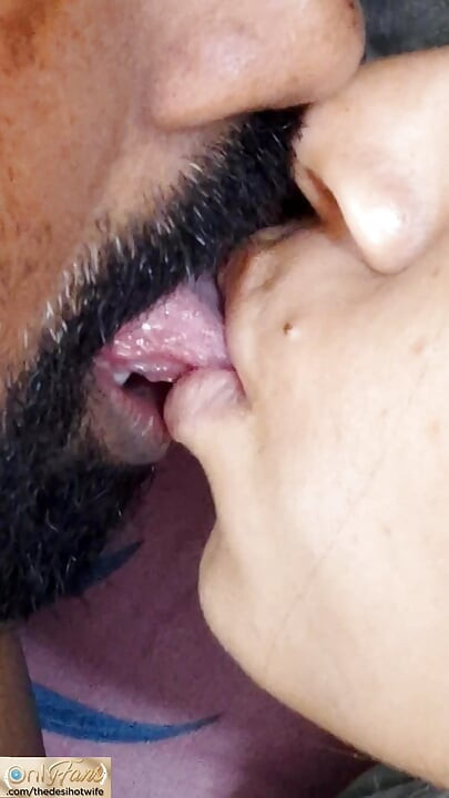 French Kiss and Barely Intercourse Sex by Tiny Penis