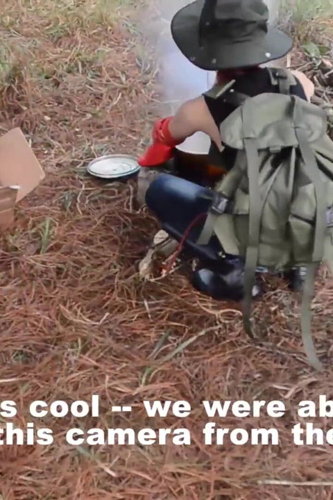 Latina pussy-eating outdoors in Jungle insurgent camp