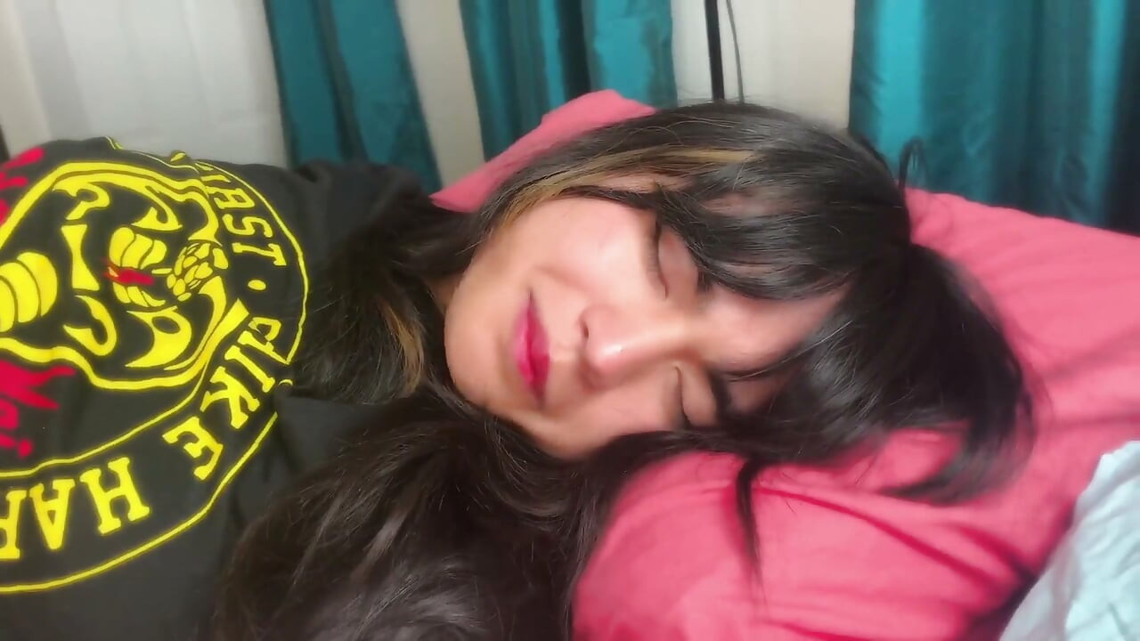 Pengalaman pertamamu: trans femdom GFE