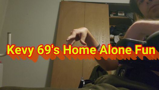 La diversión de Kevy 69 solo en casa: ve primero uniéndote a mis onlyfans