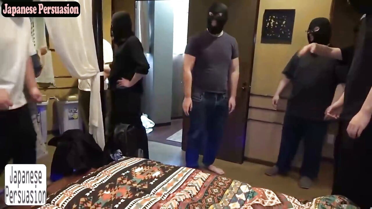 Amateri se okupljaju radi svog prvog seksualnog iskustva. Prvi put