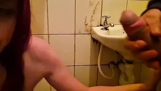 Meine Frau Geht Allein in Die Pornos, Fickt Fremde Ohne Kondom Und Bekommt Sperma in Den Mund!