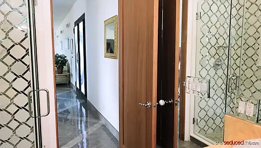 Bersaing untuk Guru Piano