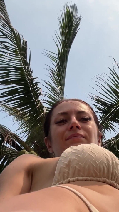 SHOWS OFF TITS AND ASS ON PUBLIC BEACH! - Changing Bikini and Tits Flashing Outdoor | Clip 1