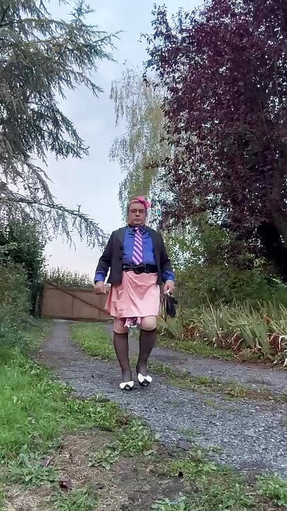 In a quick outfit with a salmon wrap skirt for an evening