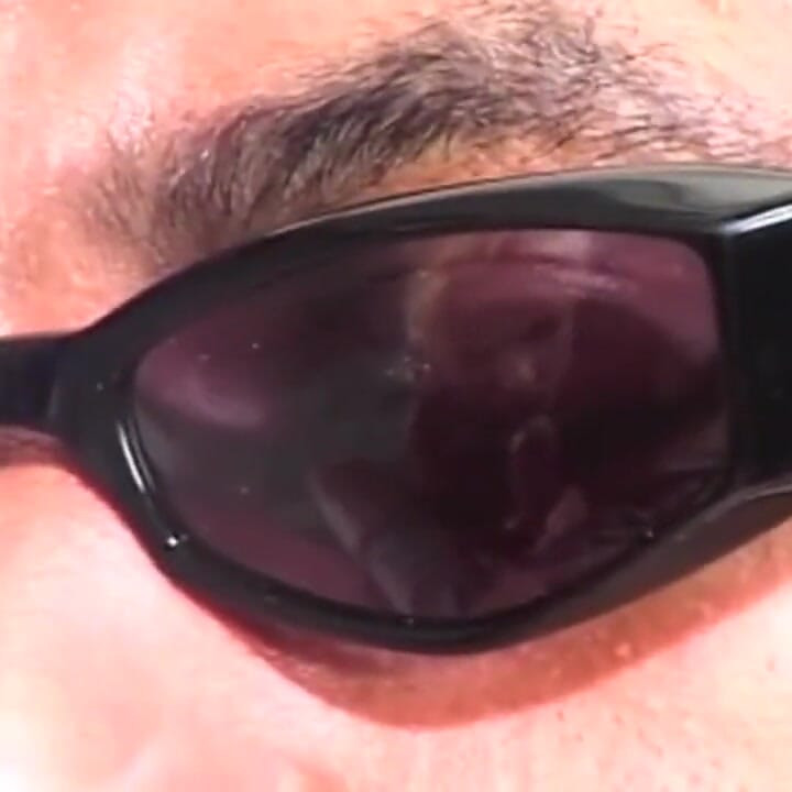 瘋狂的大雞巴換一個濕漉漉的討厭的貓咪！
