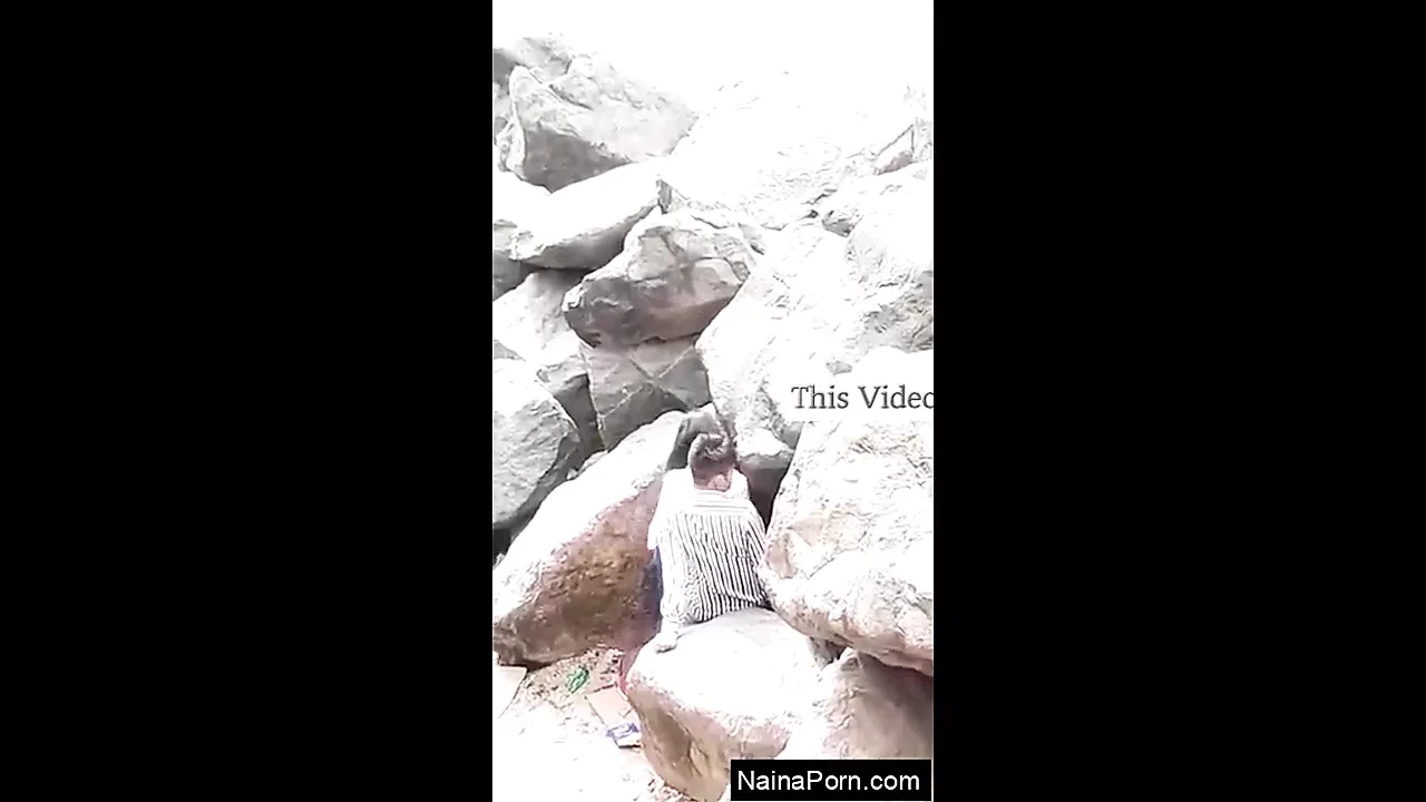 Today Exclusive- Desi Lover OutDoor Sex Part ...
