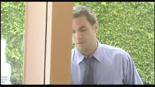 Грудастая блондинка сосет член как эксперт и жестко трахается в пизду