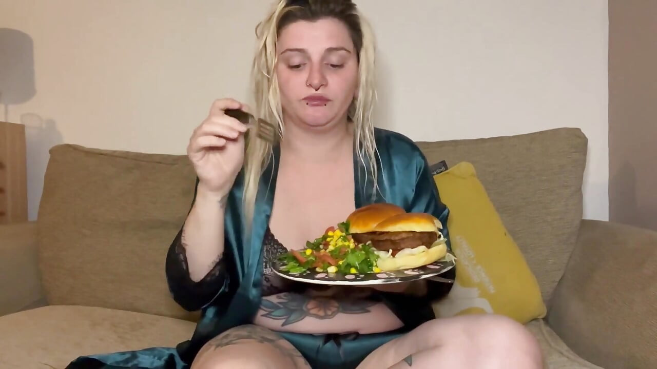 Snob to slob schmutziges essen und burschen burger Mukbang