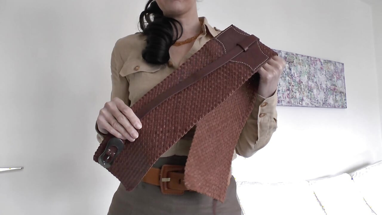 Prueba de cinturón emocionante con una falda de lino, parte 3, Lady Victoria Valente