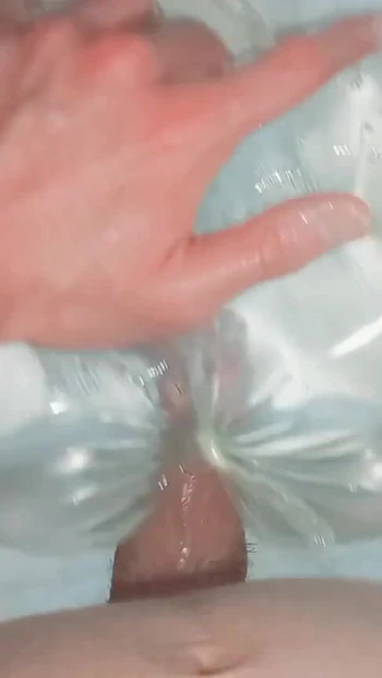 Saat menawan dari "Ketika aku bangun di pagi hari, penisku sangat ereksi💦 - aku menyetubuhinya."