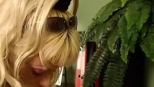 İki Rus orta yaşlı seksi kadın lezbiyen