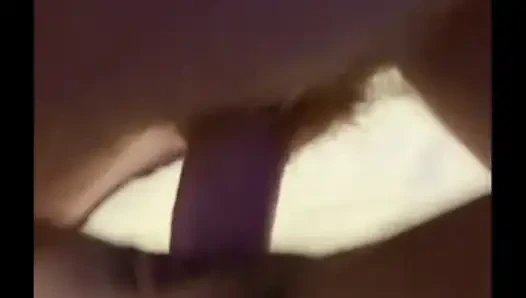 Orta yaşlı seksi kadın genç adamla sikişiyor