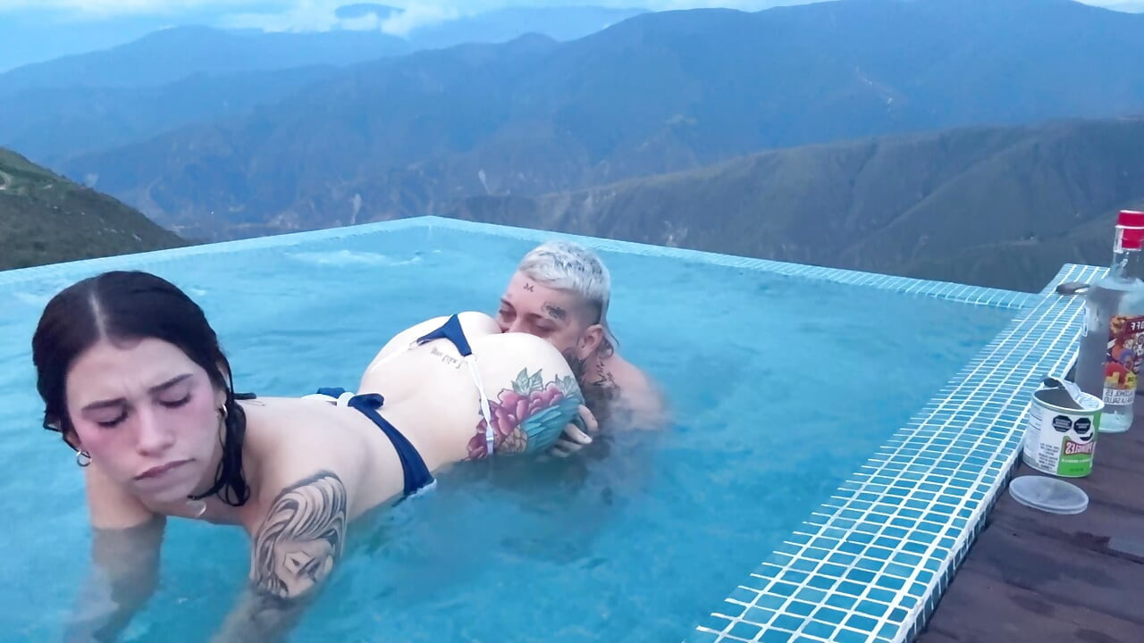 Cita De Tinder Termina En Sexo Al Aire Libre Con El Cañon Del Chicamocha De Fondo