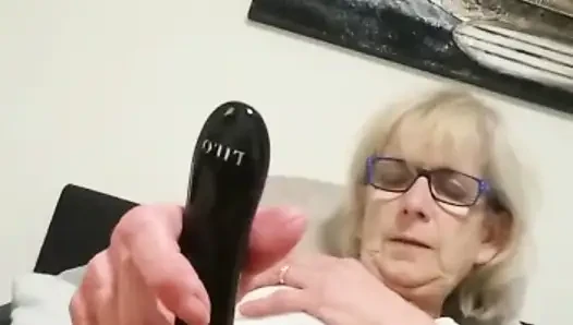 Riesen dildo und anschließend mit vibrator beendet
