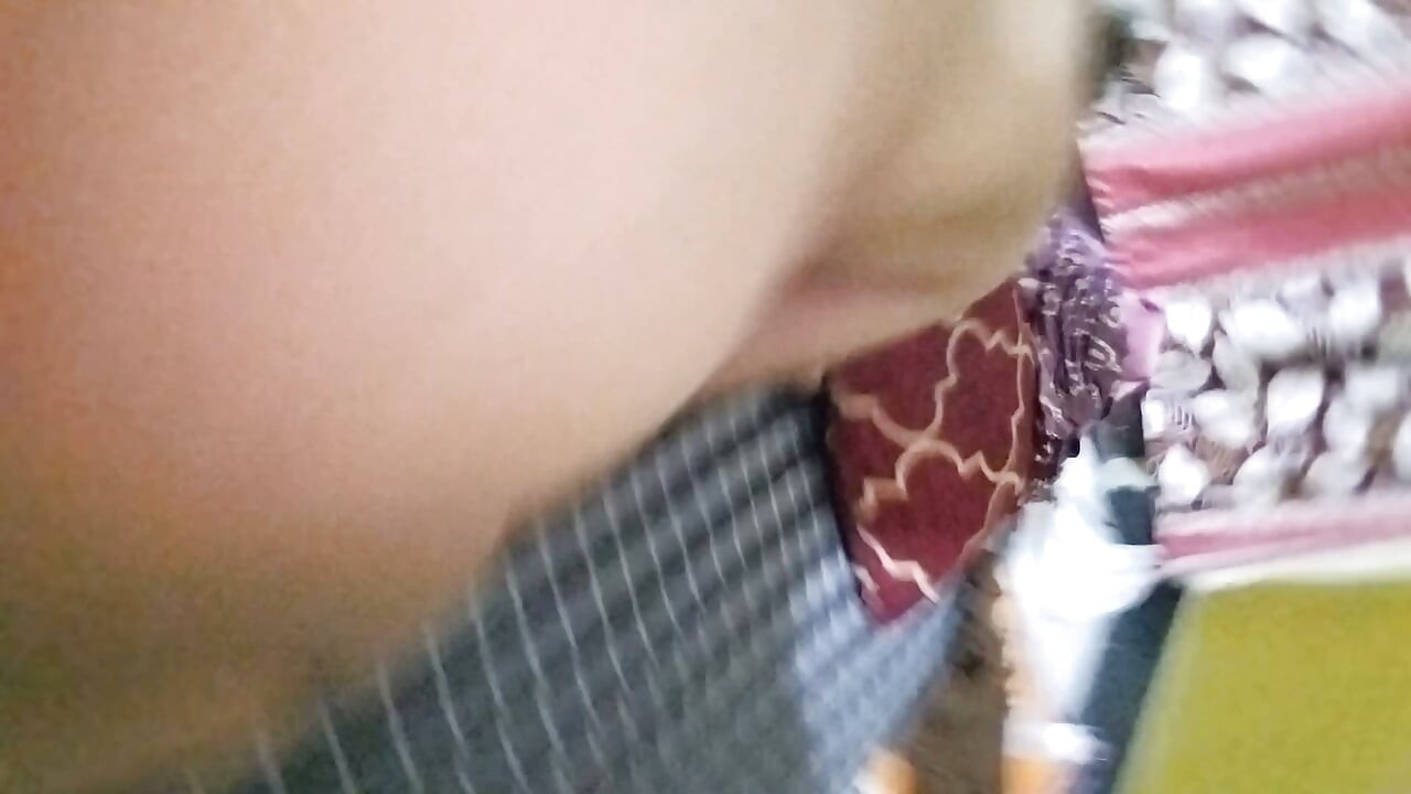Irmão come a enteada, pela primeira vez ele deu pra enteada em casa