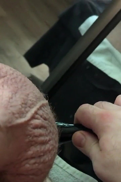 Karım prostatıma masaj yaptığımda beni yakaladı ve hak ettiğini aldı. Kadın orgazmı yakın çekim