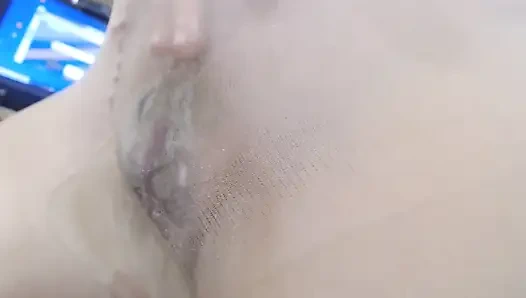 Моча сосала прямо из колготок