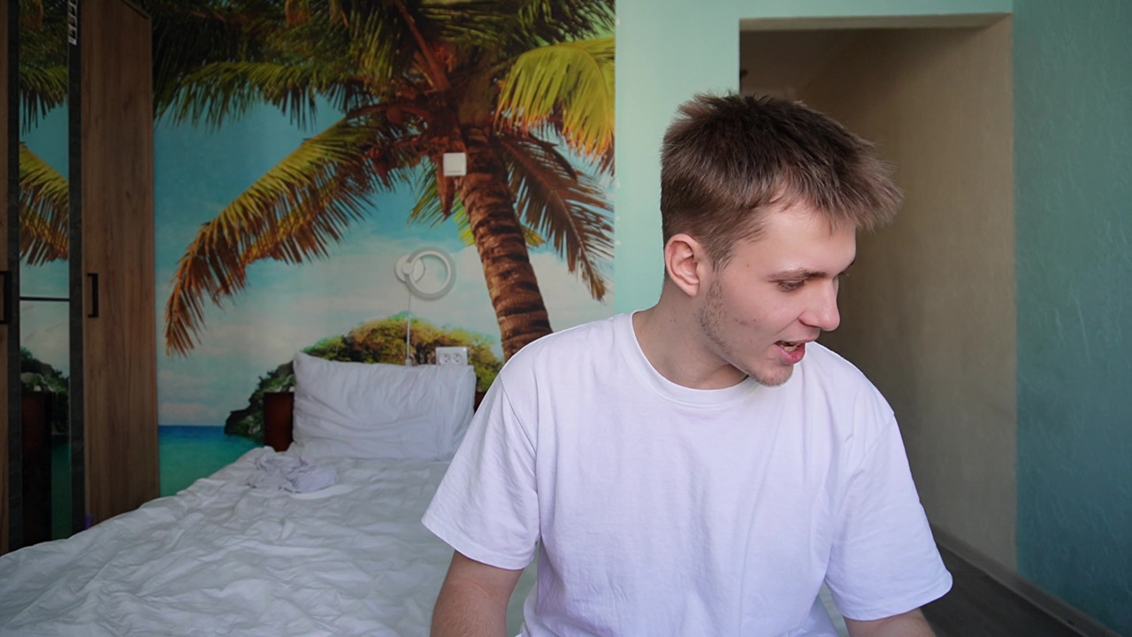 流行的在线游戏在视频博客期间变成继兄弟和继妹之间的性爱