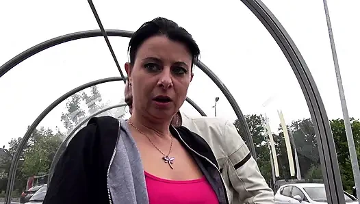 Big ass tattooed chick picked up and fucked in car