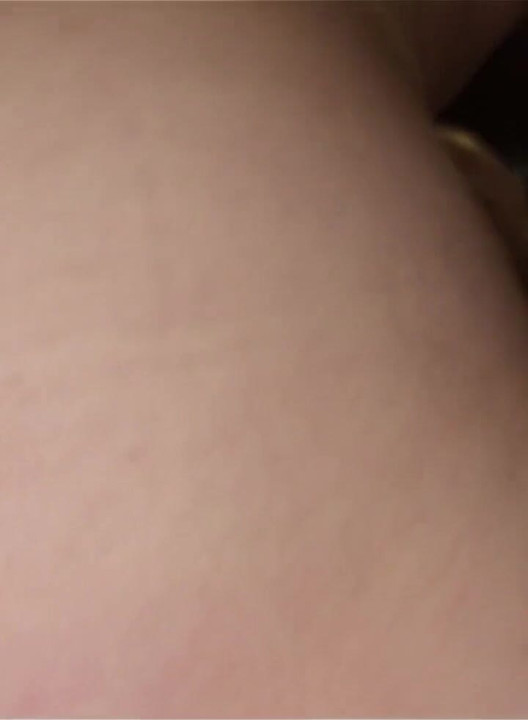 Memek bejat ayah tiri sange dientot habis-habisan sama kontol besar