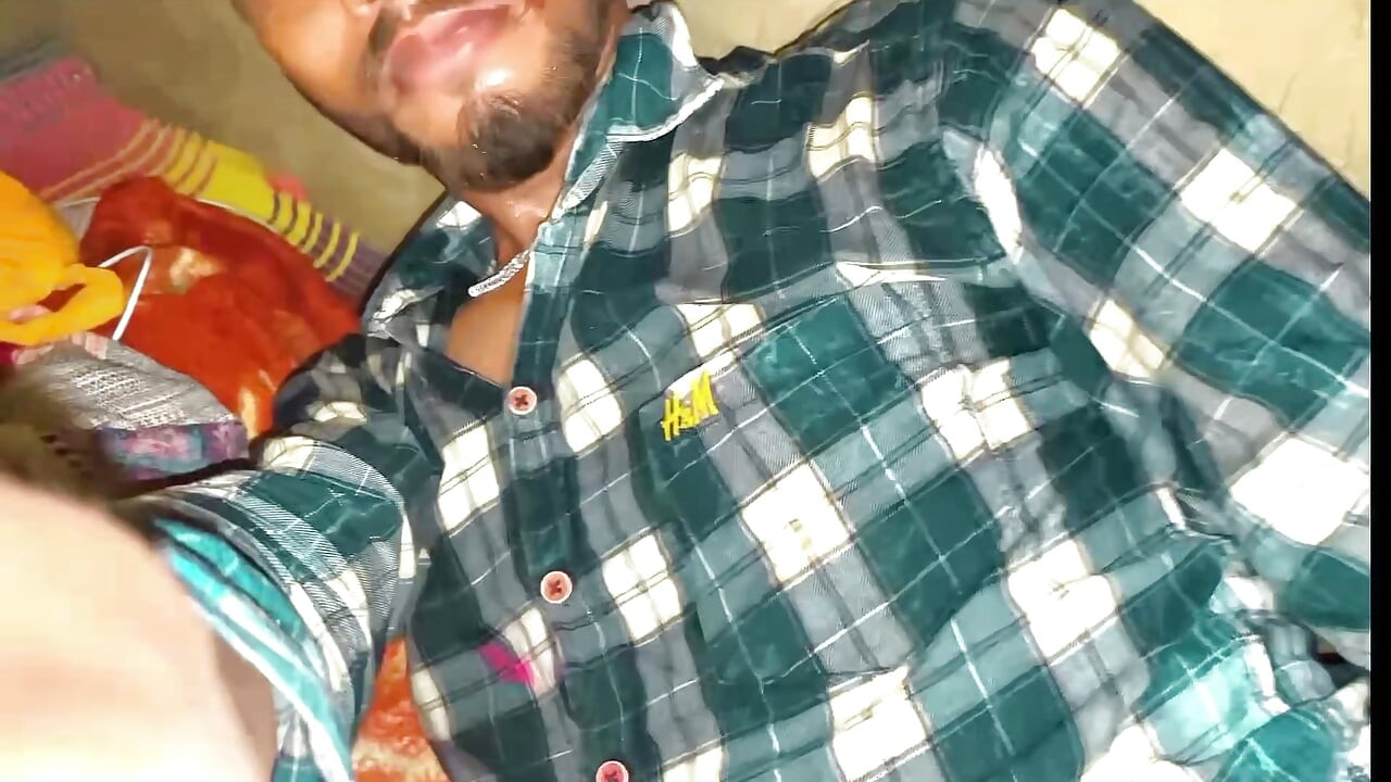 Bhabhi ne mujhe apni chut me ungali karne boli mane bhabhi ko pura chod diya