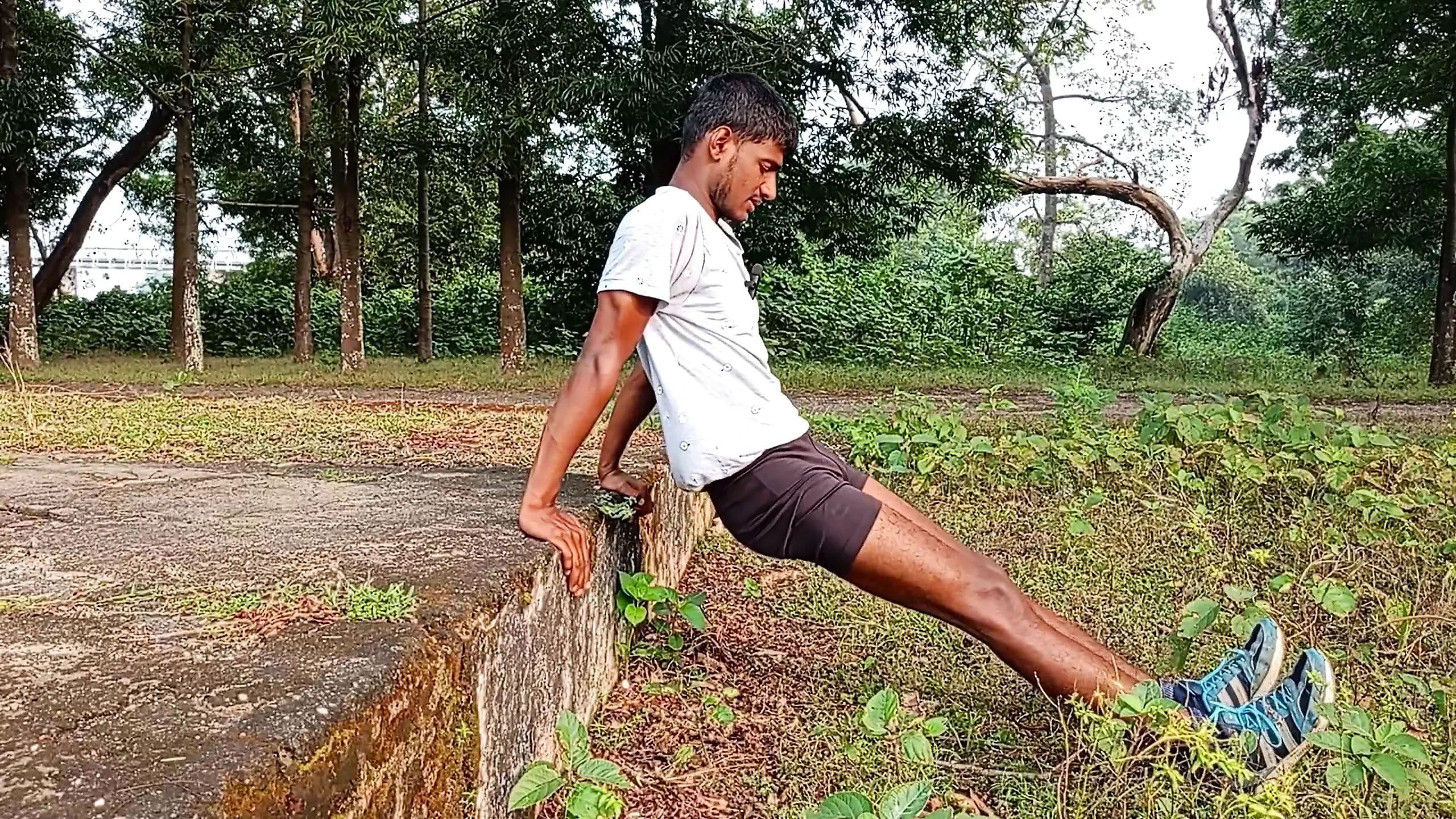 A kortyedzés hagyja a lányt az ölében