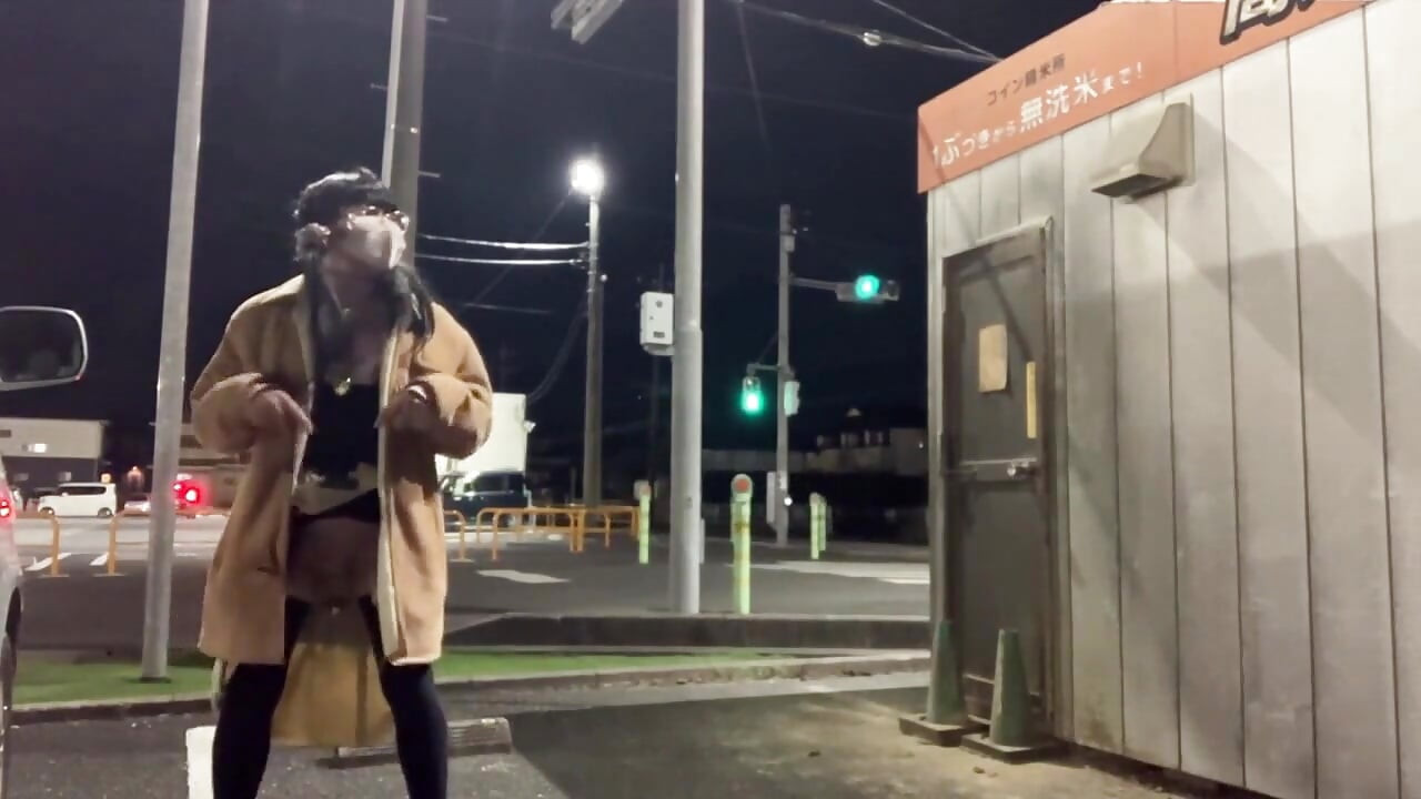 Self-training No. 41: Tackle Pussy Exposure in Progress at Shopping Mall Parking Lot