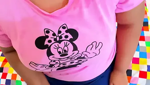 Hintli desi kayınvalidesi banyoda işiyor