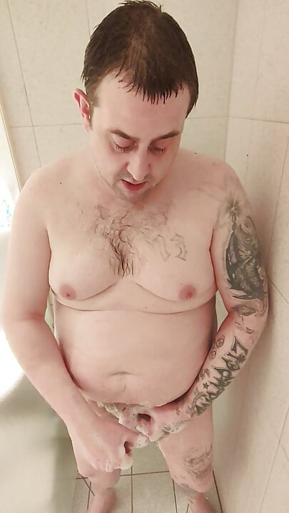 Spritzbrunnen ยิงน้ําเงี่ยนขณะอาบน้ํา