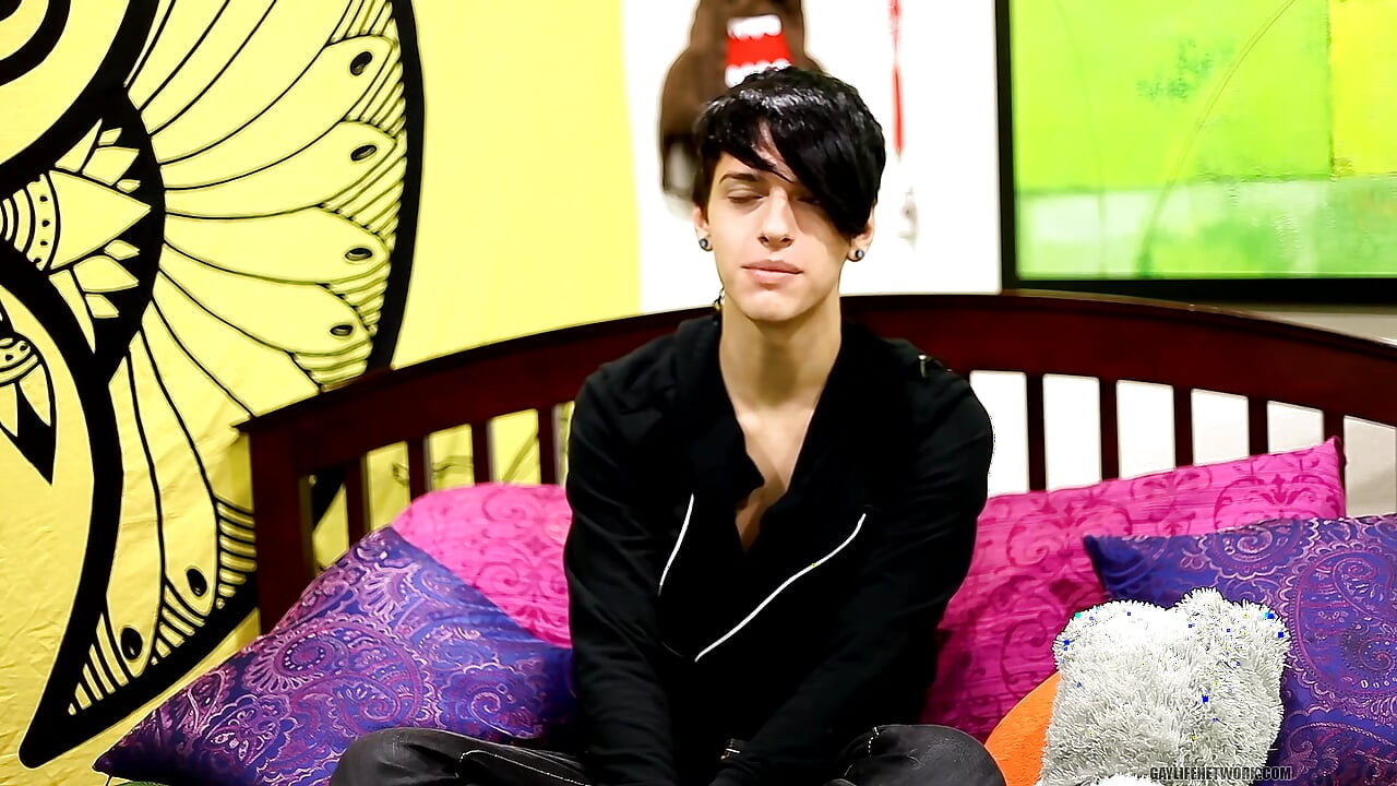 Emo Cutie Jae Landen's a Real Sweetheart!