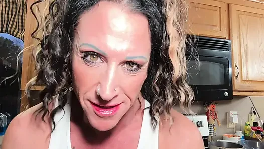Muscle MILF Ingest Crushing Cuck Kitchen Devour